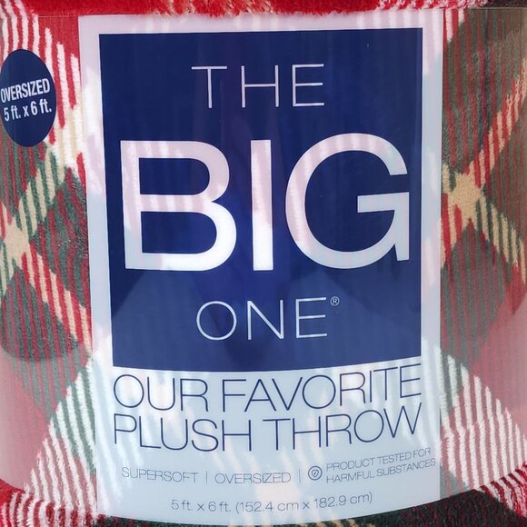 The Big One Oversized Plaid Plush Throw Blanket 5 x 6 Polyester Red Holiday - Picture 3 of 10